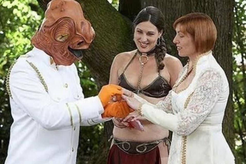 Nggak Cuma Aneh, Ini Juga 4 Ide Pernikahan Terburuk Sepanjang Masa